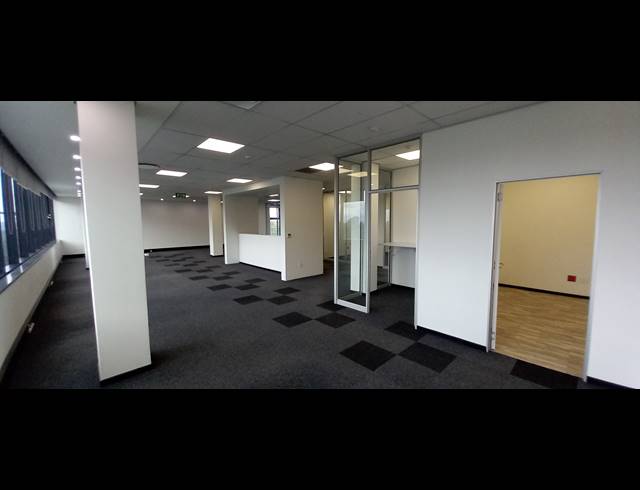 350M² OFFICE TO LET IN BRYANSTON